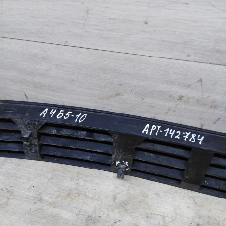 resetka-bampera-centralnaia-sredniaia-audi-a4-b5-dorestailing-art-64257-big-1