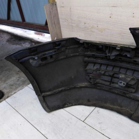 bamper-perednii-volkswagen-bora-s-otverstiiami-pod-omyvateli-far-art-64774-big-3