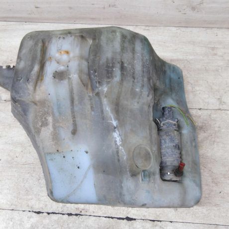 bacok-omyvatelia-lobovogo-stekla-volkswagen-passat-b3-art-64905-big-3