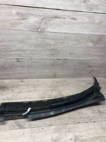 dekorativnaia-nakladka-zabo-dozdevik-vodootvodiashhii-shhitok-pravaia-storona-chevrolet-aveo-t200-xetcbek-art-66269-big-0