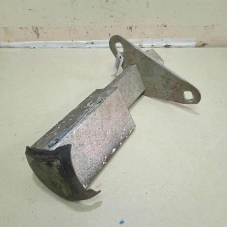 kronstein-bampera-zadnii-levyi-audi-a4-b5-restailing-art-66274-big-0