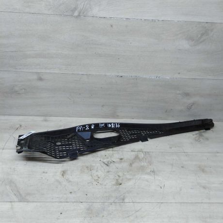 dekorativnaia-nakladka-zabo-dozdevik-vodootvodiashhii-shhitok-pravyi-renault-logan-i-art-74212-big-0