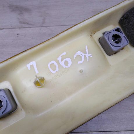 nakladka-peredniaia-levaia-obsivka-salona-stoiki-volvo-xc90-art-74926-big-4