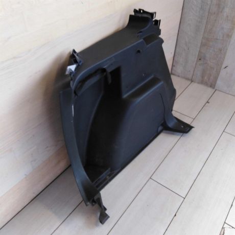 obsivka-bagaznika-zadniaia-levaia-skoda-yeti-i-art-76419-big-0