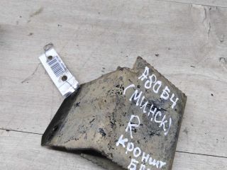 kronstein-krepleniia-bampera-perednii-pravyi-audi-80-b4-art-77250