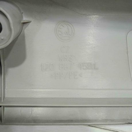 obsivka-peredniaia-pravaia-nakladka-vnutri-salona-skoda-octavia-ii-a5-art-79997-big-3