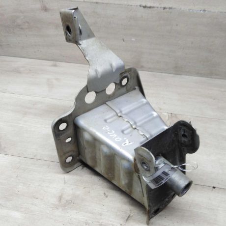 kronstein-pravyi-kreplenie-perednego-bampera-opel-vectra-c-art-81337-big-0