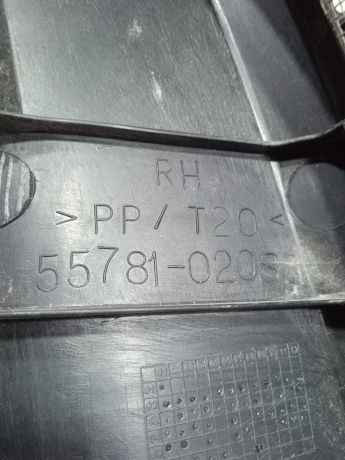 dekorativnaia-nakladka-zabo-dozdevik-vodootvodiashhii-shhitok-pravaia-toyota-corolla-ix-e120-e130-art-81747-big-4