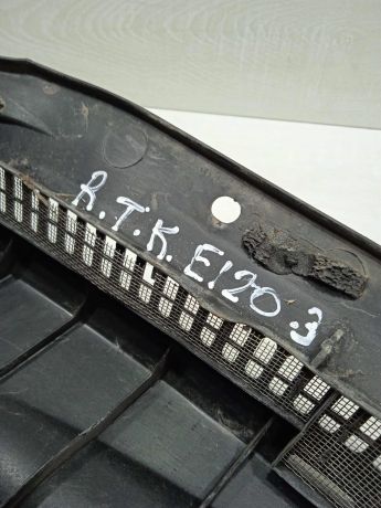 dekorativnaia-nakladka-zabo-dozdevik-vodootvodiashhii-shhitok-pravaia-toyota-corolla-ix-e120-e130-art-81747-big-2