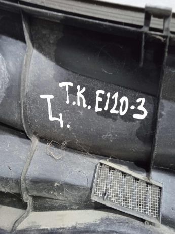 dekorativnaia-nakladka-zabo-dozdevik-vodootvodiashhii-shhitok-levaia-toyota-corolla-ix-e120-e130-art-81815-big-1