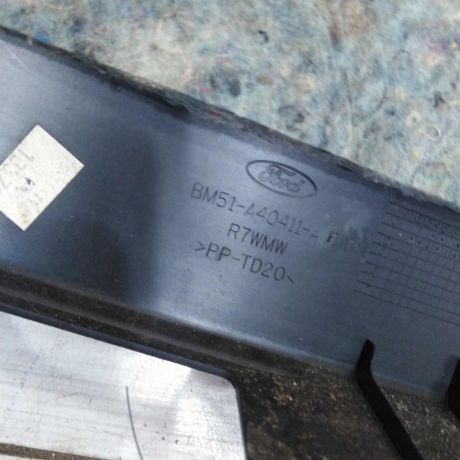obsivka-kryski-bagaznika-ford-focus-3-art-82410-big-6