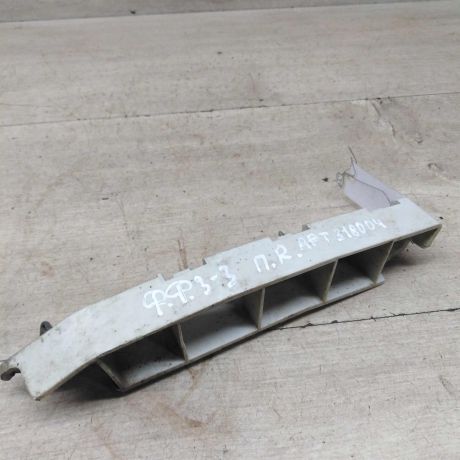 kronstein-krepleniia-perednego-bampera-pravyi-ford-focus-3-art-82506-big-0