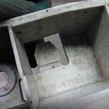 kronstein-krepleniia-perednego-bampera-pravyi-ford-focus-3-art-82506-big-4