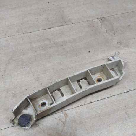 kronstein-krepleniia-perednego-bampera-pravyi-ford-focus-3-art-82506-big-2