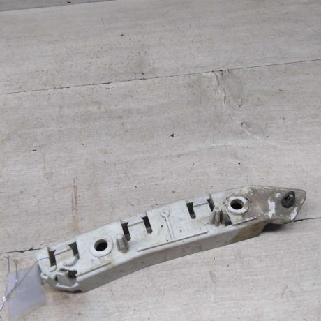 kronstein-krepleniia-perednego-bampera-pravyi-ford-focus-3-art-82506-big-1