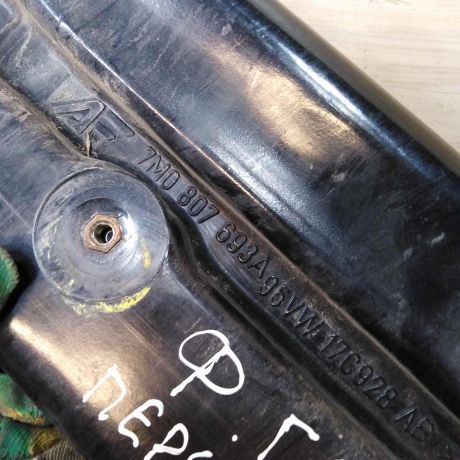 usilitel-perednego-bampera-ford-galaxy-volkswagen-sharan-seat-alhambra-i-art-84559-big-1