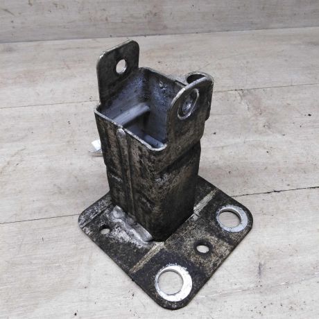 kronstein-usilitelia-perednego-bampera-pravyi-renault-megane-ii-art-85290-big-4