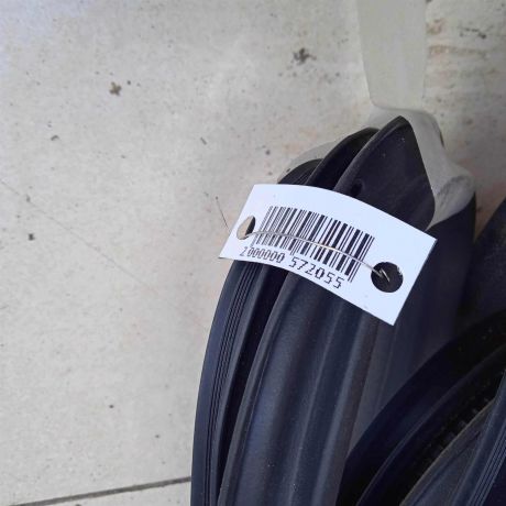 uplotnitel-dveri-skoda-yeti-i-dorestailing-art-89823-big-1