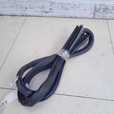 uplotnitel-dveri-skoda-yeti-i-dorestailing-art-89824-big-0