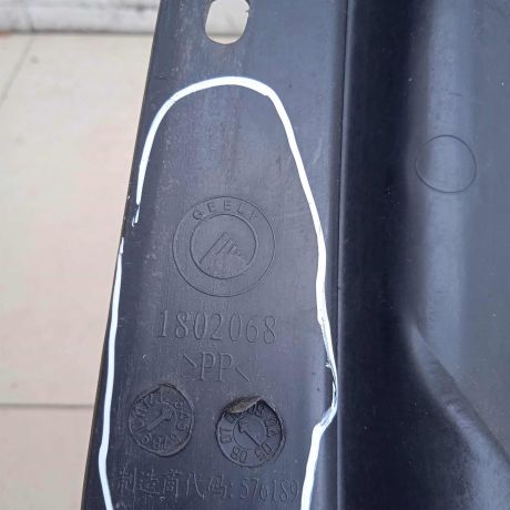 dekorativnaia-nakladka-pravaia-zabo-dozdevik-vodootvodiashhii-shhitok-geely-ck-otaka-i-art-90085-big-3