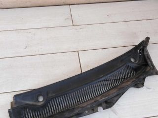 dekorativnaia-nakladka-zabo-levaia-dozdevik-vodootvodiashhii-shhitok-ford-mondeo-3-art-90173