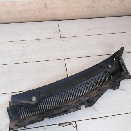 dekorativnaia-nakladka-zabo-levaia-dozdevik-vodootvodiashhii-shhitok-ford-mondeo-3-art-90173-big-0