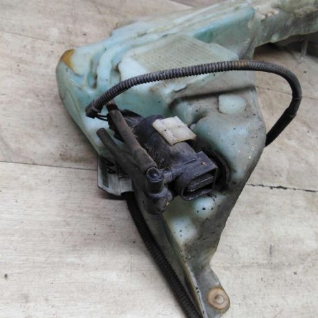 bacok-omyvatelia-lobovogo-stekla-ford-focus-ii-art-90397-big-2