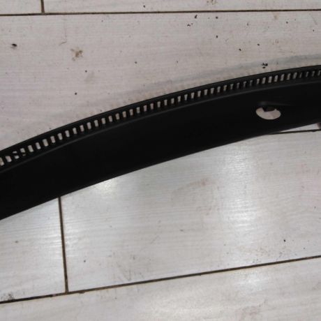 dekorativnaia-nakladka-zabo-dozdevik-volkswagen-passat-b5-vodootvodiashhii-shhitok-art-91238-big-2