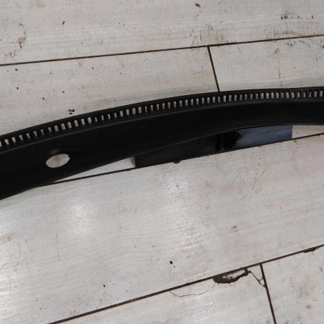 dekorativnaia-nakladka-zabo-dozdevik-volkswagen-passat-b5-vodootvodiashhii-shhitok-art-91238-big-1