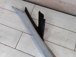 nakladka-dekorativnaia-obsivka-stoiki-salona-levaia-peredniaia-opel-astra-j-art-91880