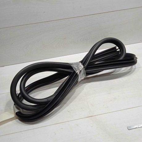 uplotnitel-dveri-perednii-levyi-hyundai-ix35-i-art-92972-big-0