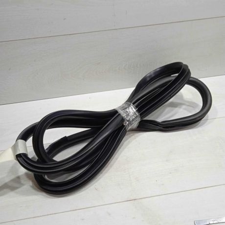 uplotnitel-dveri-zadnii-pravyi-hyundai-ix35-i-art-93107-big-1