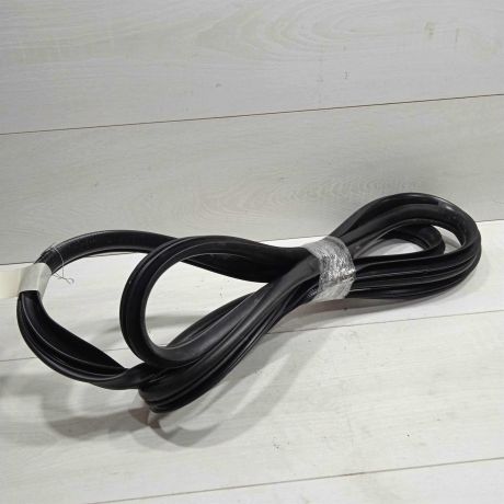 uplotnitel-dveri-perednii-pravyi-hyundai-ix35-i-art-93277-big-0