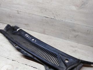 dekorativnaia-nakladka-zabo-dozdevik-vodootvodiashhii-shhitok-levaia-cast-ford-mondeo-3-art-95095