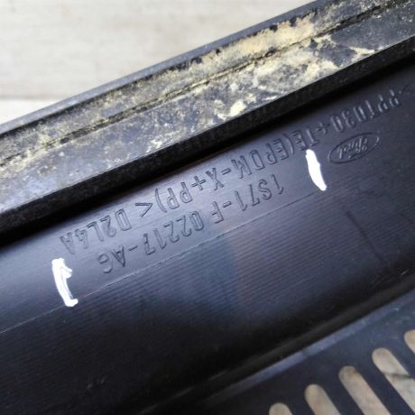 dekorativnaia-nakladka-zabo-dozdevik-vodootvodiashhii-shhitok-levaia-cast-ford-mondeo-3-art-95095-big-1