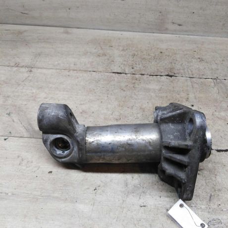 kronstein-krepleniia-perednego-bampera-pravyi-audi-a4-b6-art-95114-big-0