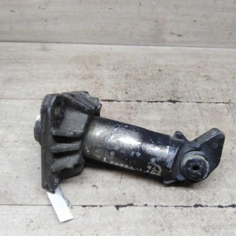 kronstein-krepleniia-perednego-bampera-levyi-audi-a4-b6-art-95115-big-0