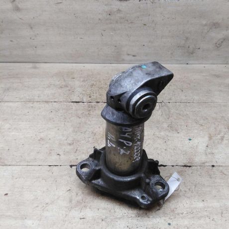 kronstein-krepleniia-perednego-bampera-levyi-audi-a4-b6-art-95118-big-3