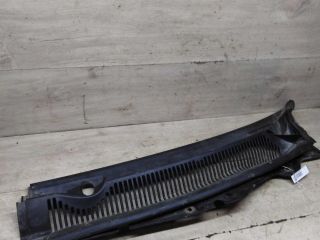 dekorativnaia-nakladka-zabo-dozdevik-vodootvodiashhii-shhitok-levaia-ford-mondeo-3-art-95303