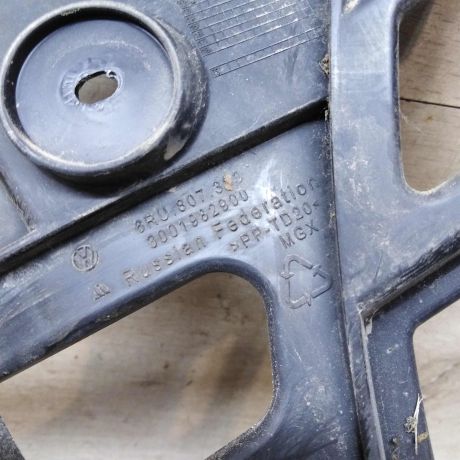 kronstein-krepleniia-zadnego-bampera-pravyi-volkswagen-polo-5-art-96797-big-2