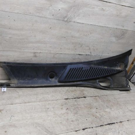 dekorativnaia-nakladka-zabo-dozdevik-vodootvodiashhii-shhitok-levaia-renault-symbol-i-art-96893-big-0