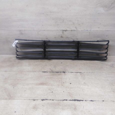 resetka-v-bamper-sredniaia-volkswagen-passat-b5-gp-art-97171-big-3