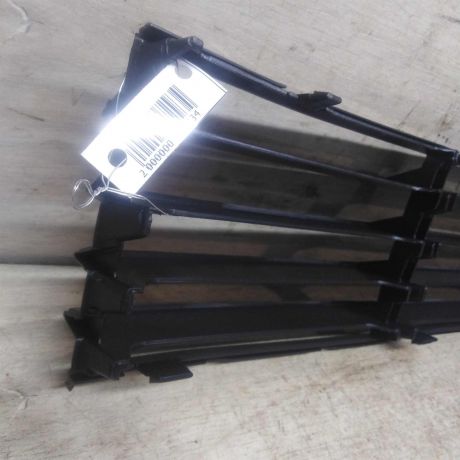 resetka-v-bamper-sredniaia-volkswagen-passat-b5-gp-art-97171-big-2