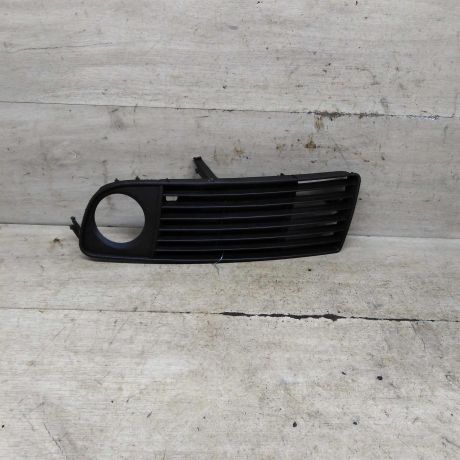 resetka-v-bamper-levaia-audi-a6-c5-art-97240-big-0