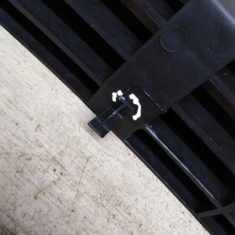 resetka-bampera-audi-100-c4-levaia-art-97382-big-5