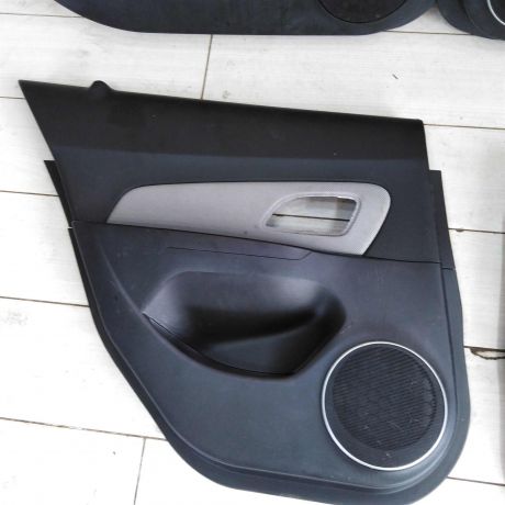 obsivka-dveri-chevrolet-cruze-pac-art-99329-big-5