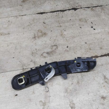 kronstein-levyi-krepleniia-zadnego-bampera-toyota-avensis-iii-art-99518-big-0