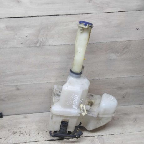 bacok-omyvatelia-lobovogo-stekla-volvo-s80-art-99666-big-0