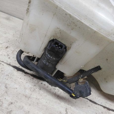 bacok-omyvatelia-lobovogo-stekla-volvo-s80-art-99666-big-2