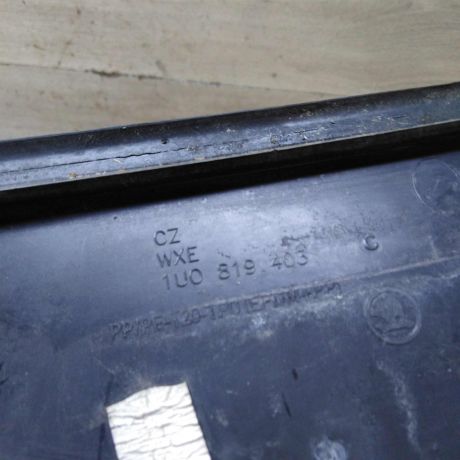 dekorativnaia-nakladka-zabo-dozdevik-vodootvodiashhii-shhitok-levaia-skoda-octavia-i-a4-art-99886-big-1